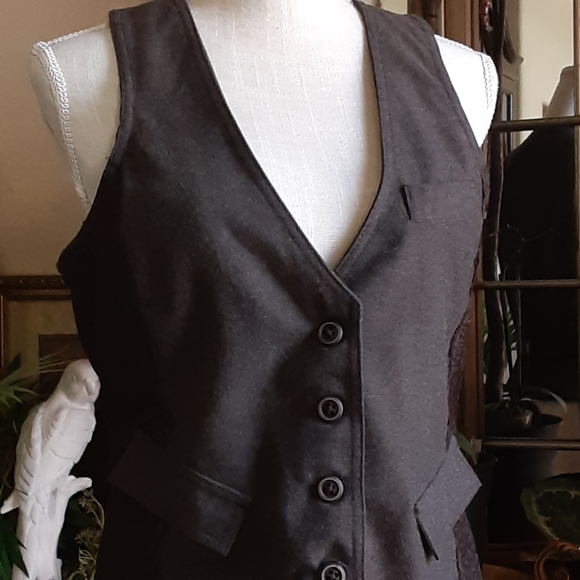 Snnie Hall Script Label Old Navy Rayon Blend Lace Trim 4 Button Vest - Picture 8 of 12